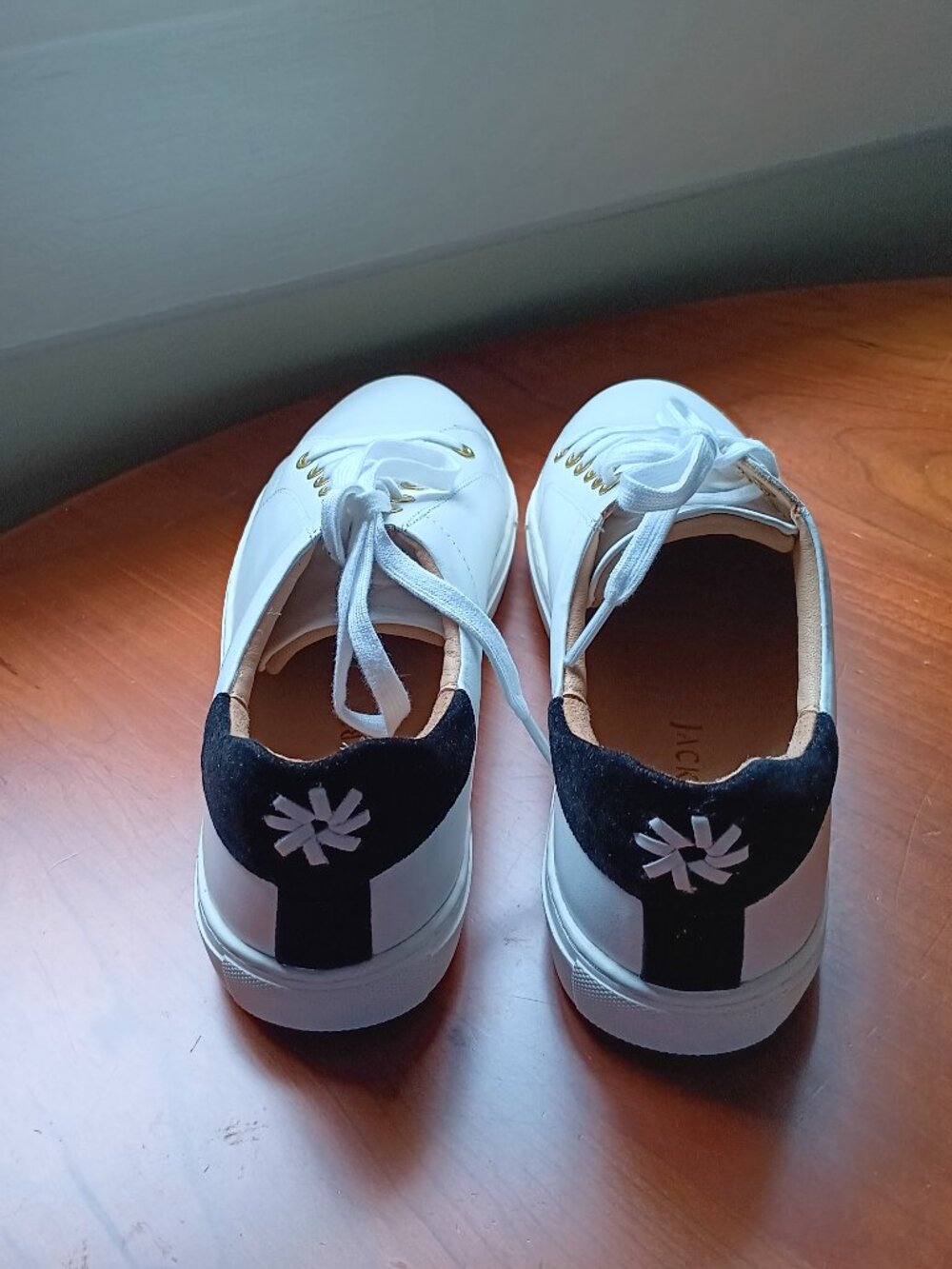 NWT Jack Rogers Rory Sneaker Size 9M